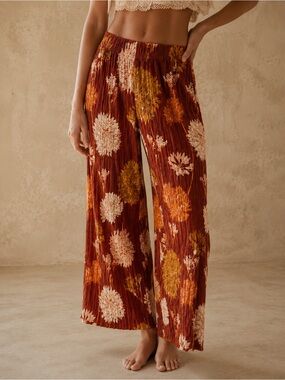 Urban Outfitters Mackie Pleated Pull-On Pants - Size XS